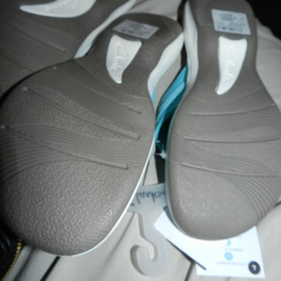 Clarks Cloud Steppers Breeze Sea Flip Flops Turquoise/Coral Ombre 🆕⌚📦🏃💨🚚 - Picture 13 of 16